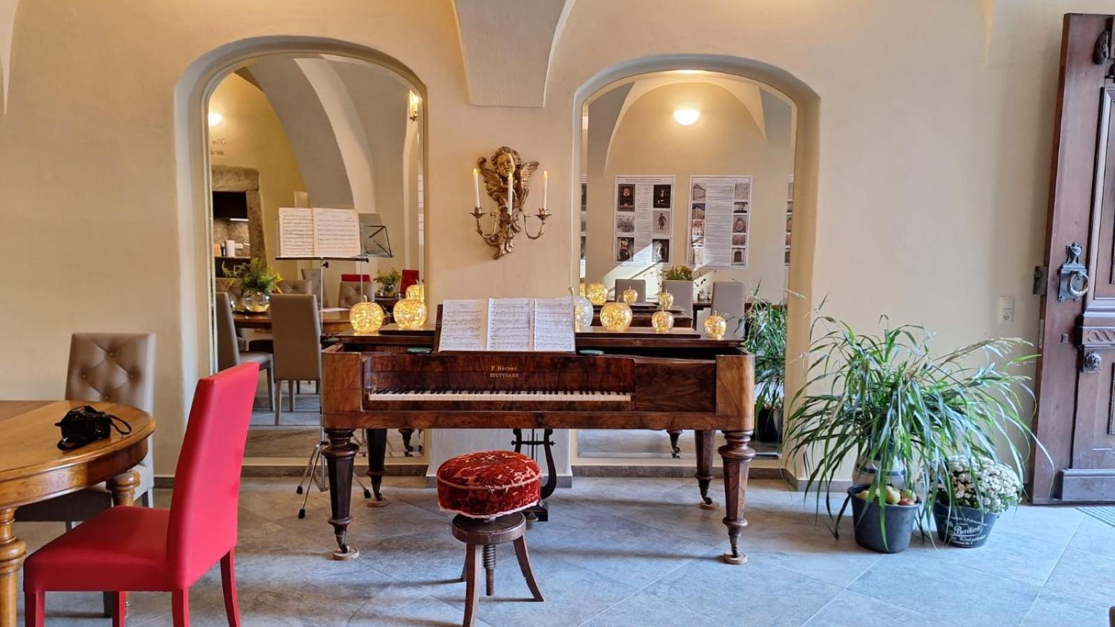 Stadtpalais Marche-Suite Maximal 2 Personen Und 1 Kleinkind 包岑 外观 照片