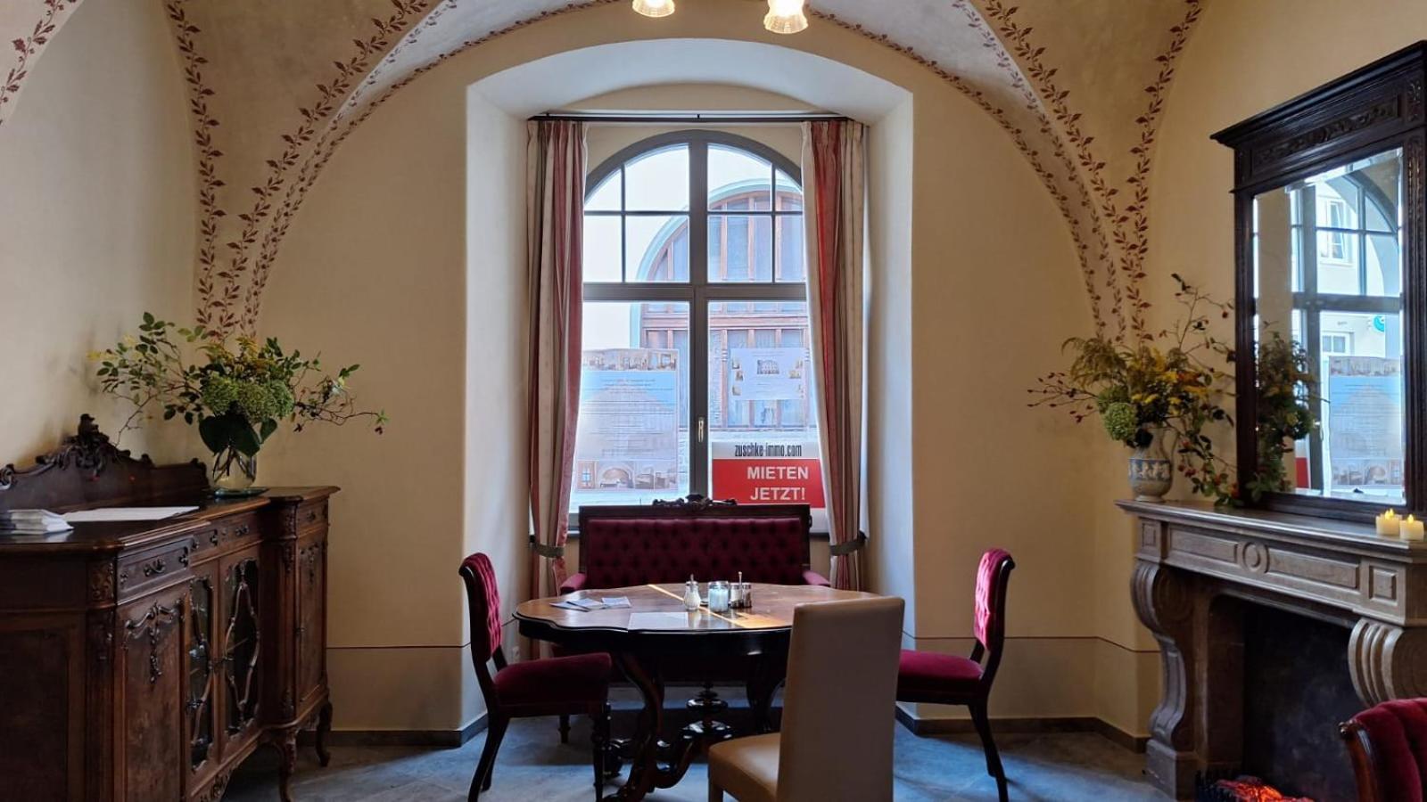 Stadtpalais Marche-Suite Maximal 2 Personen Und 1 Kleinkind 包岑 外观 照片